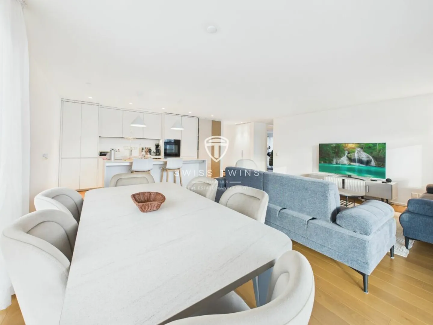 Modern 3.5-room terrace apartment with garden - Living at the highest level in Adlikon b. Regensdorf - Photo 3 of 13