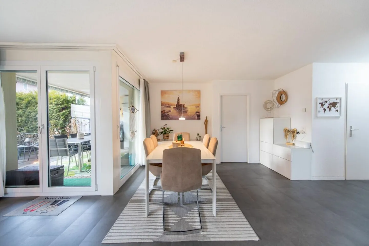 Charming Ground Floor Apartment - Photo 7 of 13