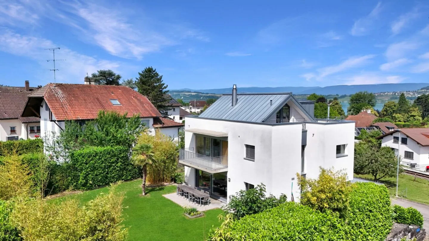 Villa ensoleillée de 5,5 pièces près du lac - Photo 1 sur 13