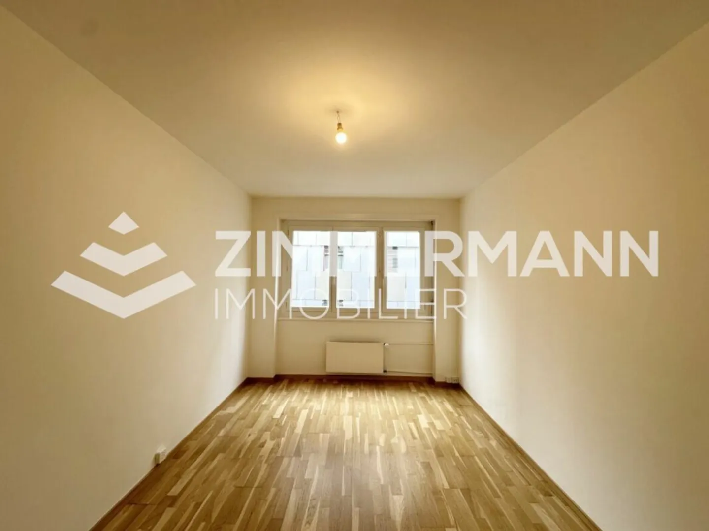 3-room apartment in the Pâquis district - Photo 2 of 4