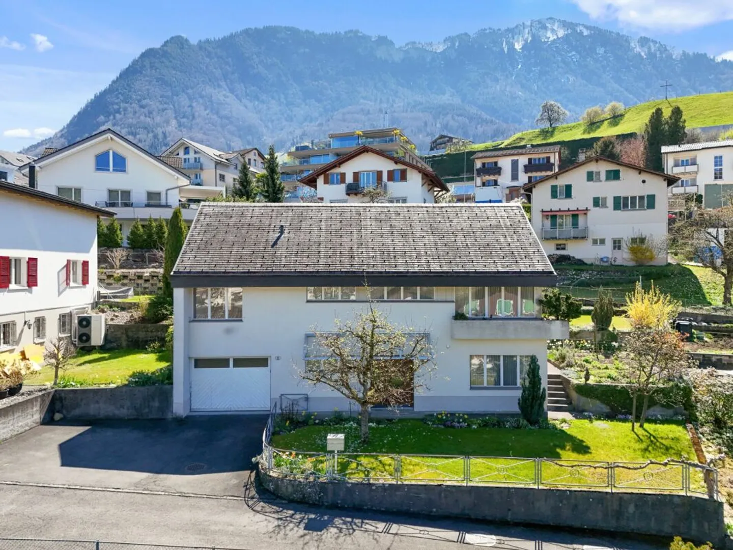 Maison individuelle avec potentiel de développement à Buochs - Photo 1 sur 7