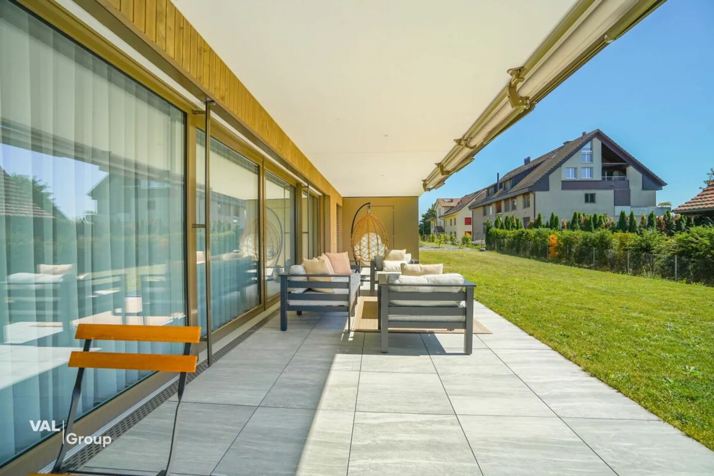 High-quality 5.5-room garden apartment with generous outdoor space in Winkel ZH - Photo 12 of 13