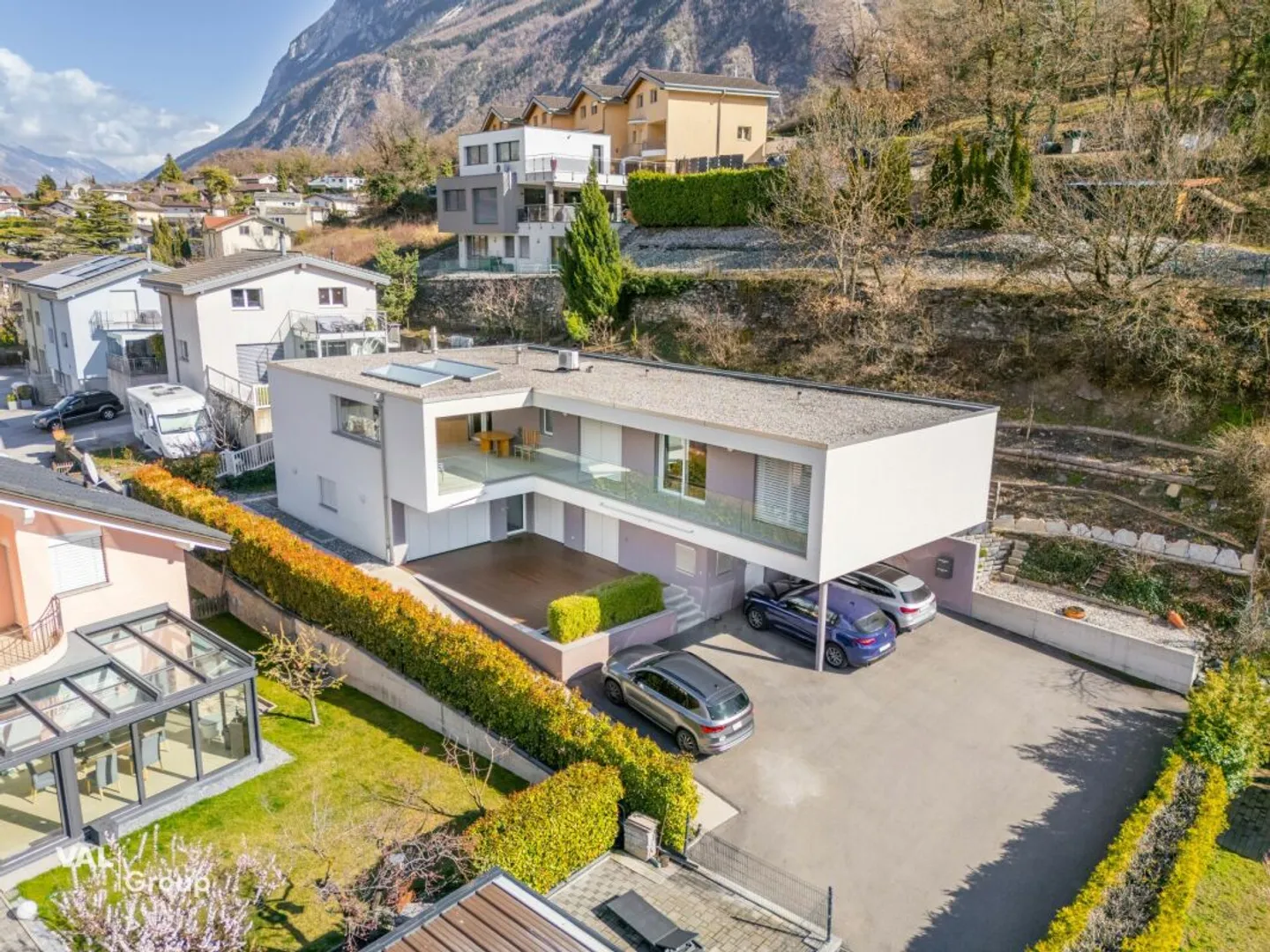 Spacieux appartement, dans maison de deux habitations - Photo 1 of 13