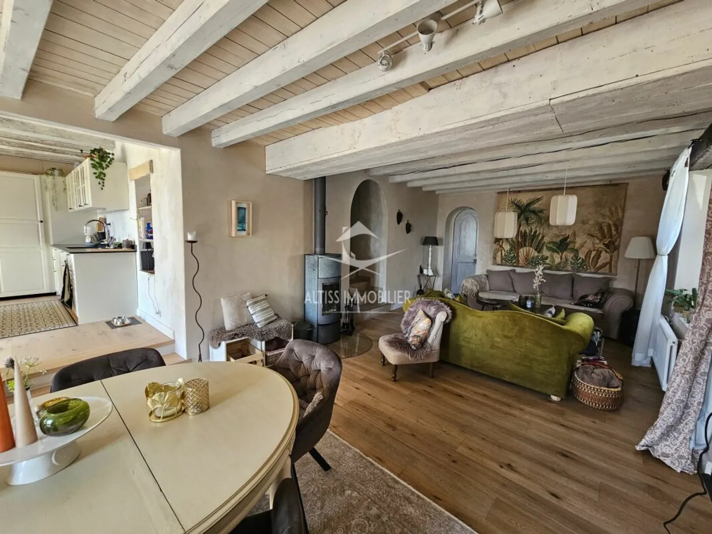 Charming fully renovated house - Photo 10 of 13