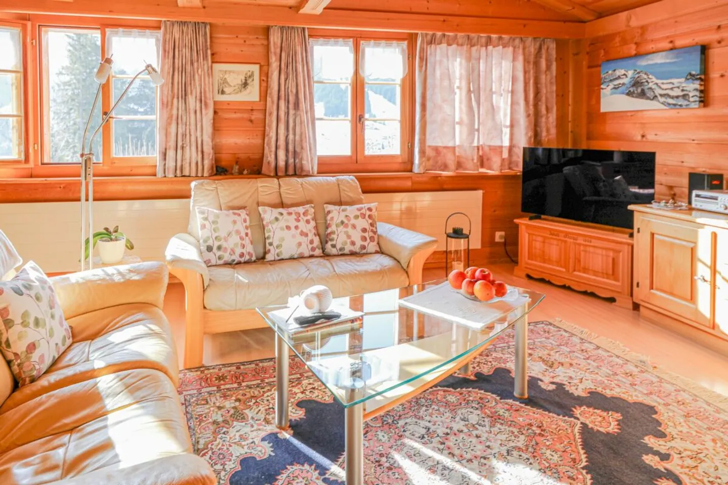 Chalet accogliente in una posizione soleggiata con garage e bella vista - Foto 5 di 7