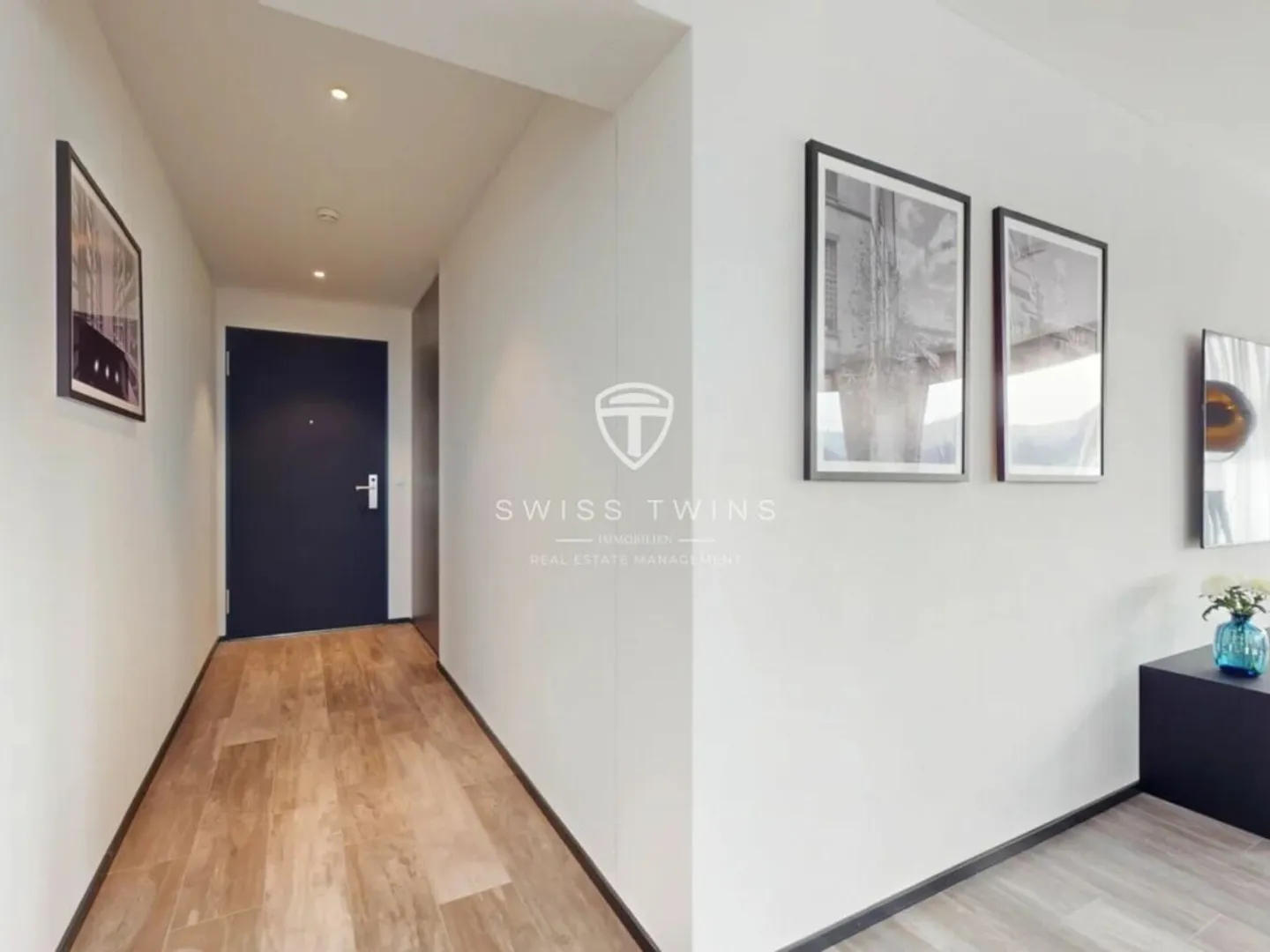 Exclusive 2.5-Room Design New Apartment - Photo 3 of 12