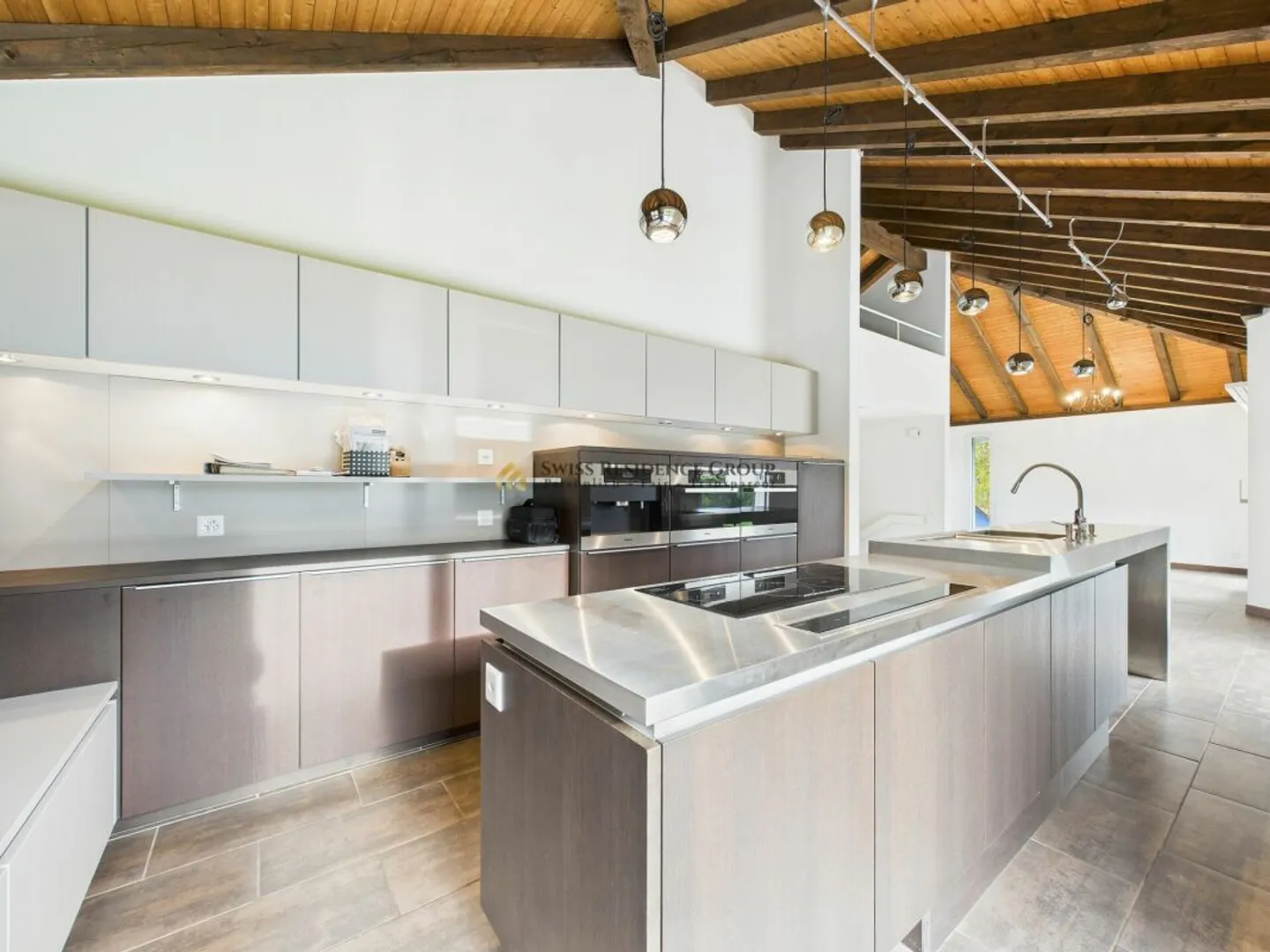 Attraktives Einfamilienhaus im Grünen mit bester Anbindung - Foto 4 von 13