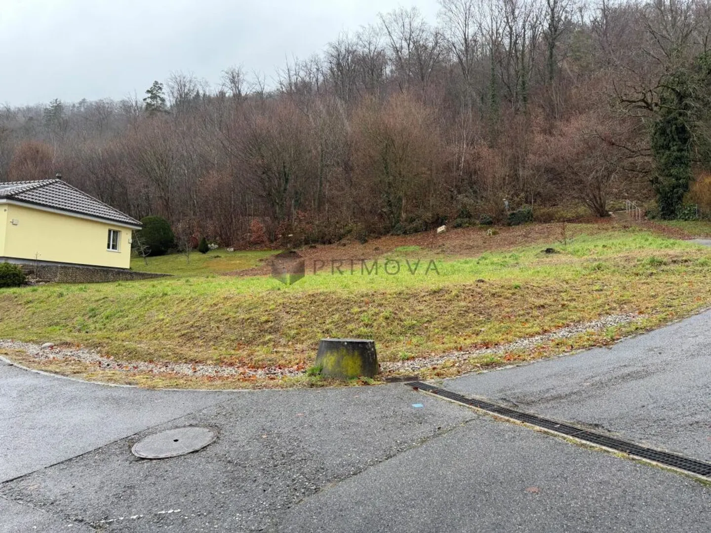 Terreno edificabile interessante per la realizzazione di una casa unifamiliare o di una casa bifamiliare in una posizione soleggiata a Pieterlen - Foto 6 di 11