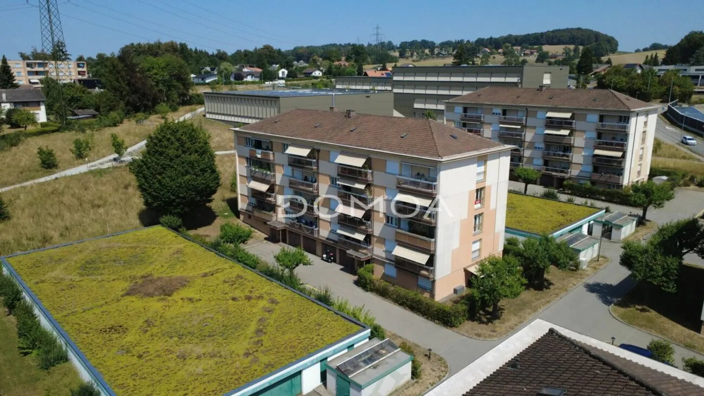 Charming 3.5-room apartment with balcony - Photo 1 of 13