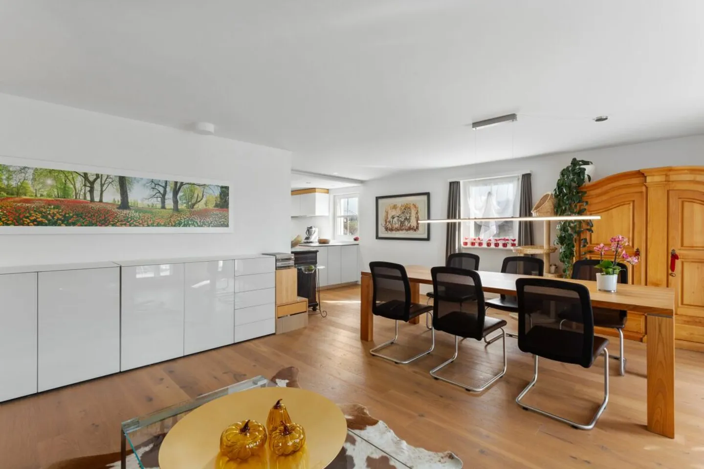 Well-maintained end-of-terrace house with a view of greenery - Photo 4 of 13