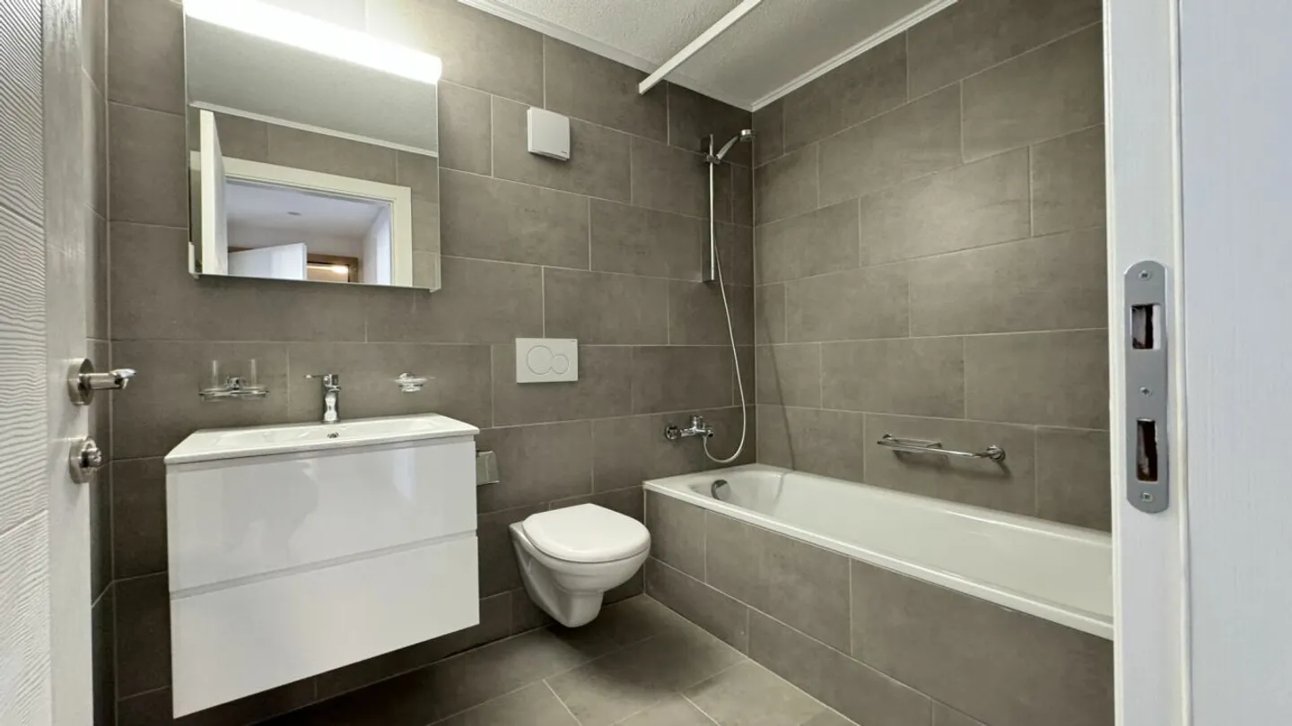 Modernes 2-Zimmer-Apartment - vollständig renoviert und jetzt möbliert vermietet - Foto 2 von 8