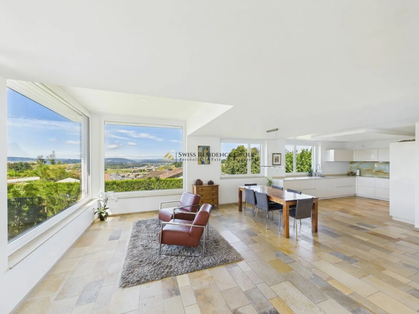 Exklusives Einfamilienhaus mit Pool, Weitsicht und grossem Garten an bester Lage in Winkel - Foto 4 von 13