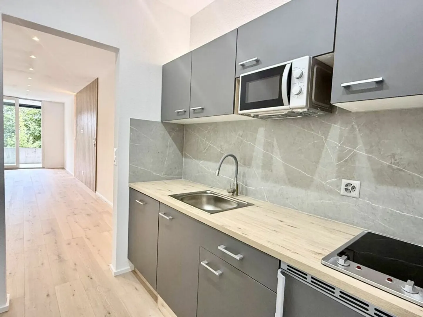 Appartamento 1.5 stanze completamente ristrutturato e modernizzato con stile al confine della foresta - come investimento - Foto 7 di 13