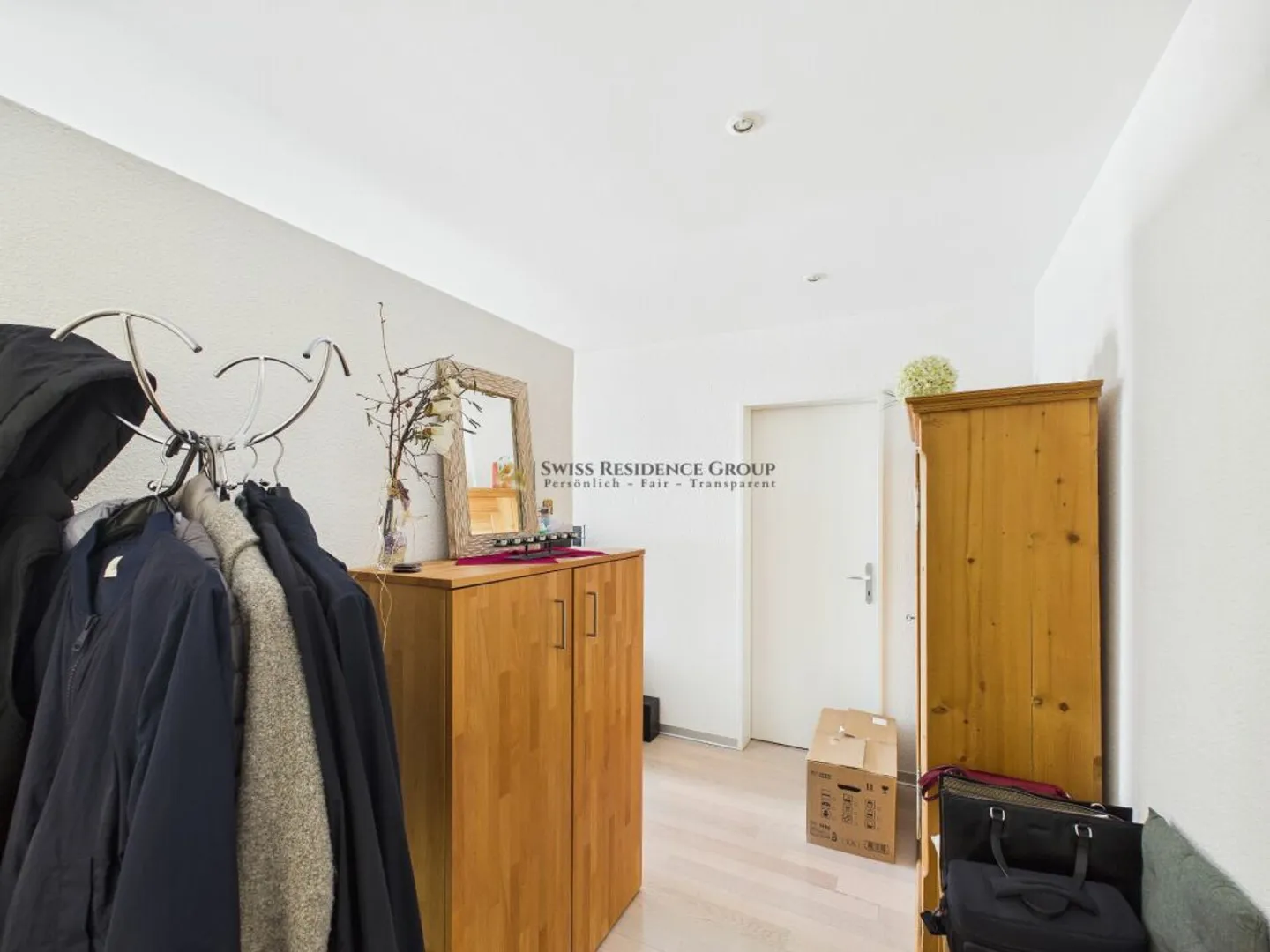 Spazioso e luminoso con balcone vetrato - Foto 2 di 11