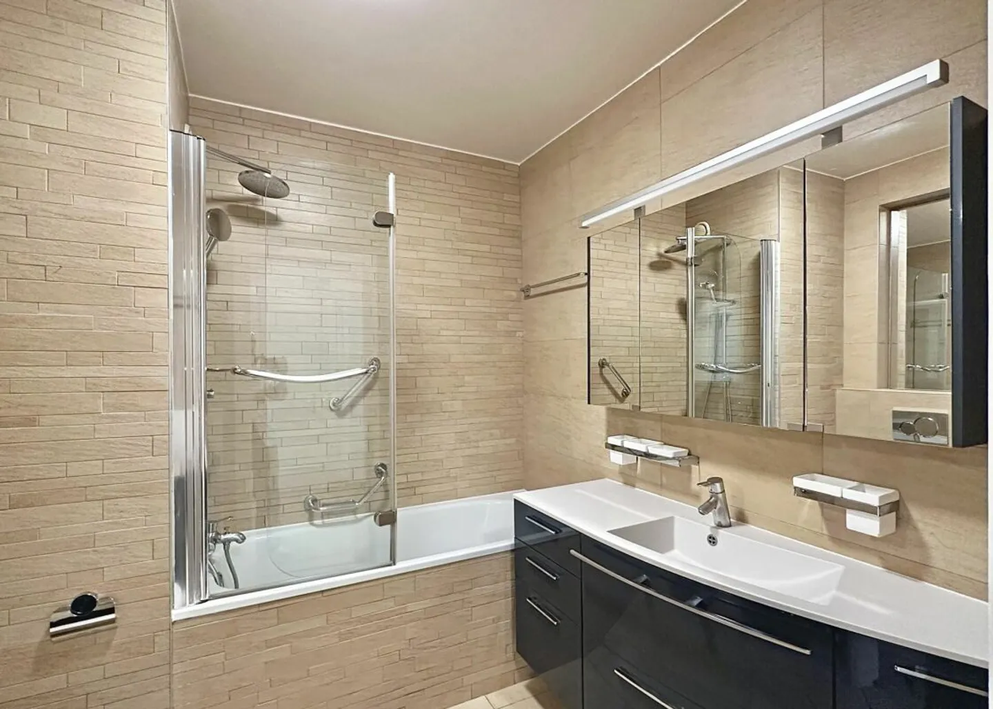 7-room apartment in Geneva - Upper Ground Floor - Photo 12 of 13