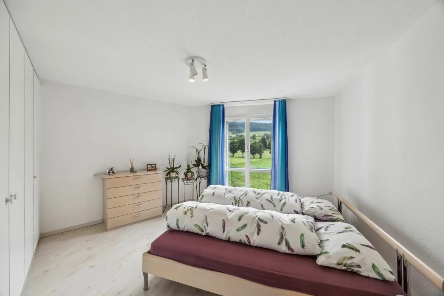 Spacious Penthouse with Gallery! - Photo 5 of 12