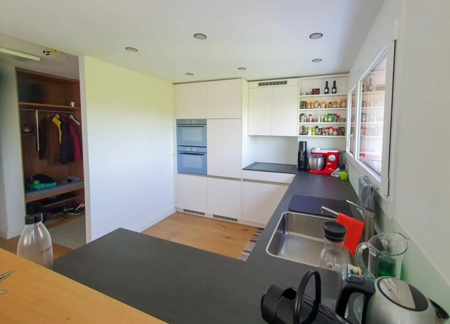 Luxurious 4.5 Room Apartment with a View of the Green - Photo 5 of 13