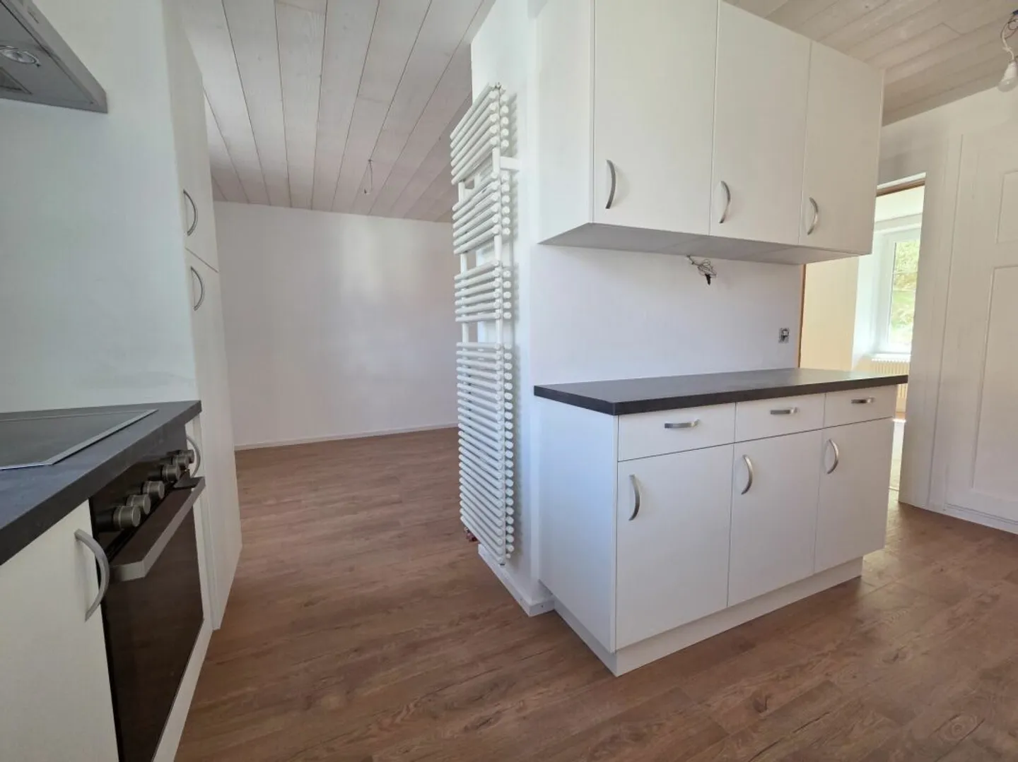 Appartement de 2.5 pièces refait à neuf ! - Photo 2 of 9