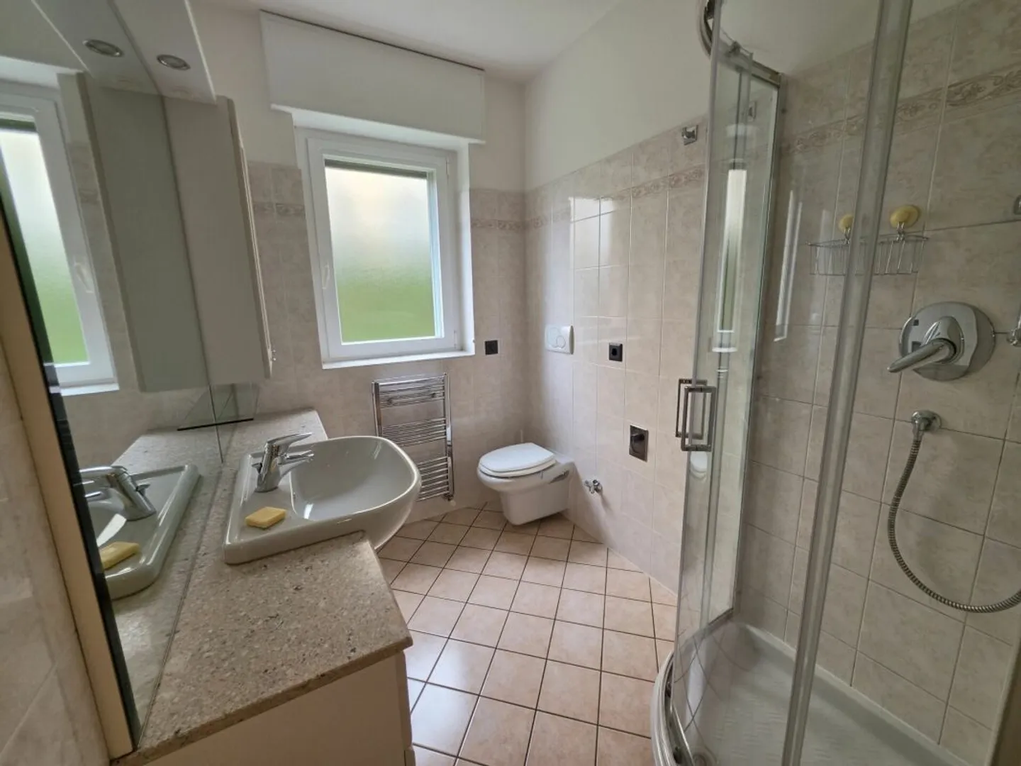 Privileged location with terrace and large garden - Photo 12 of 13