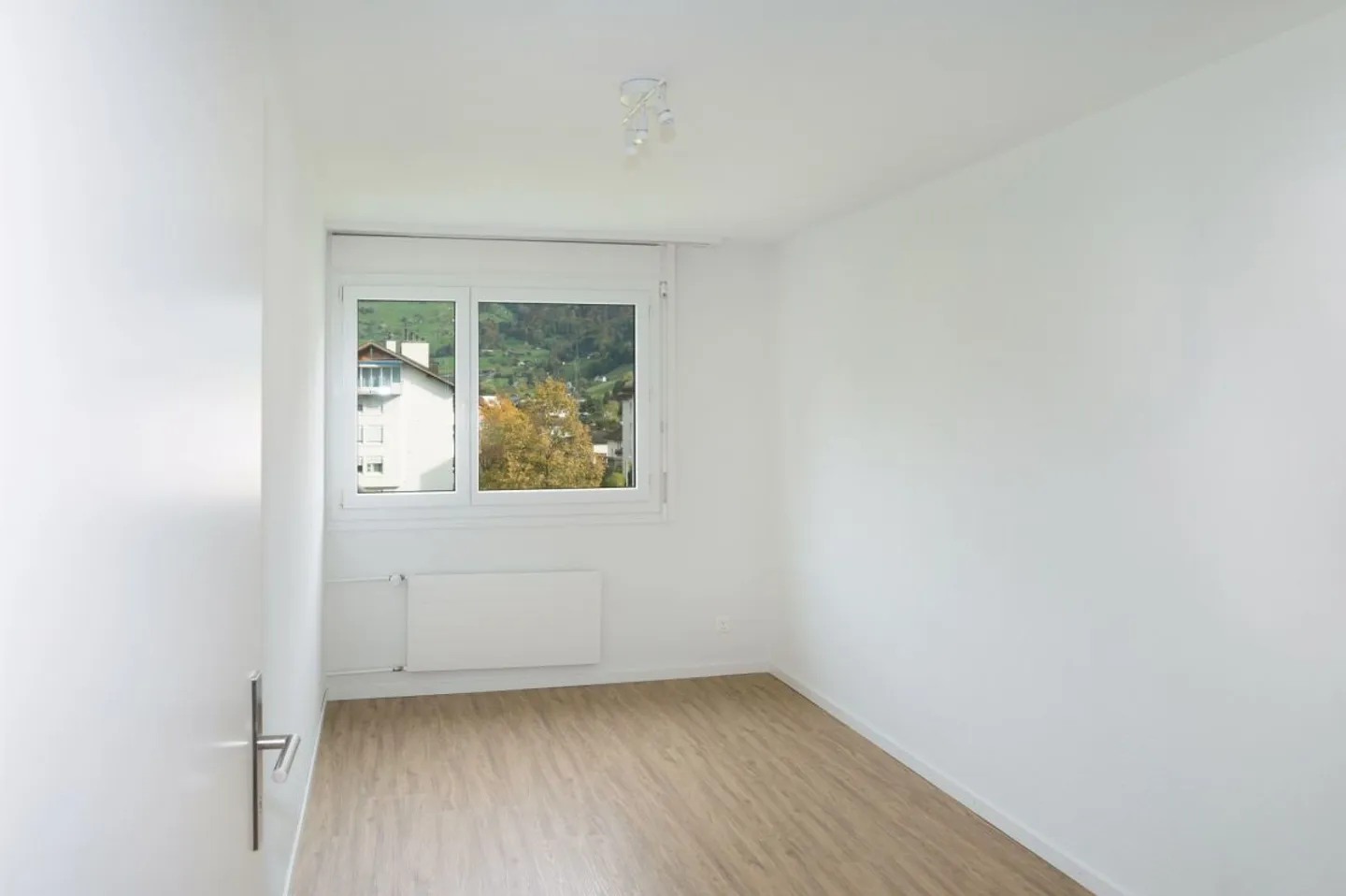 Attractive 3.5-room apartment - freshly renovated - Photo 5 of 11
