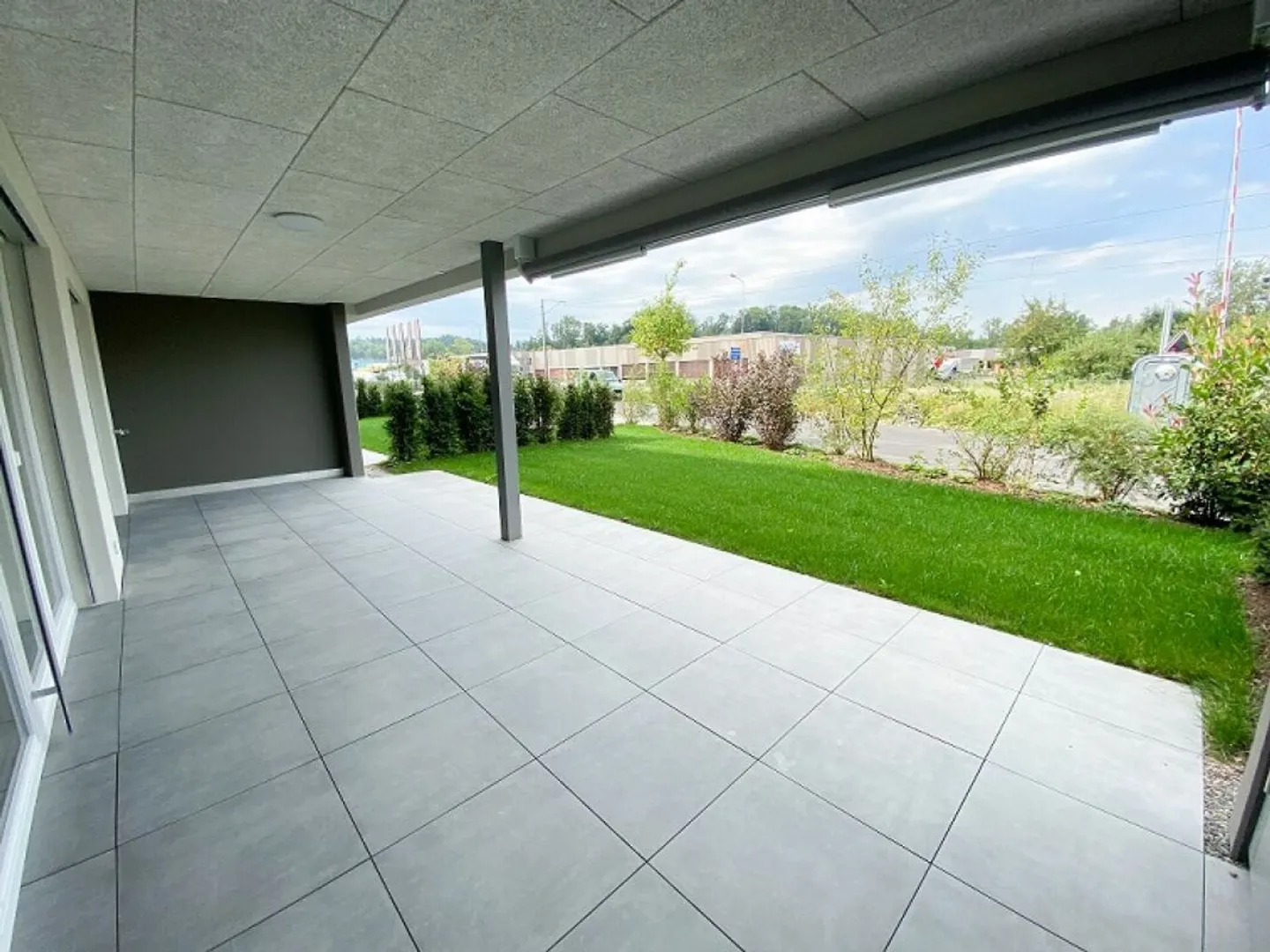 Garden apartment with great seating area seeks new tenants - Photo 7 of 7