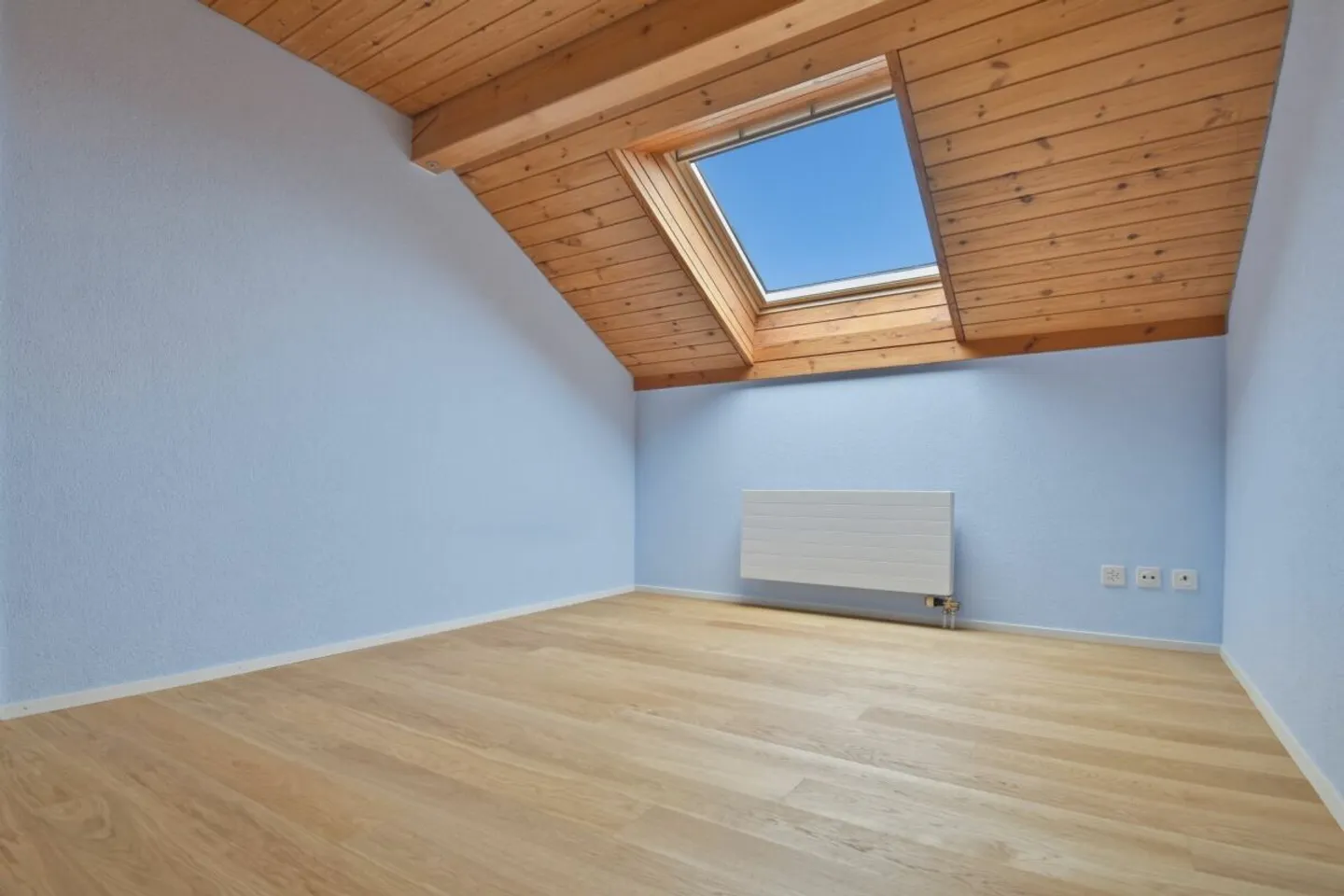 Beautiful and spacious 5 1/2 room maisonette apartment with fireplace - Photo 8 of 10