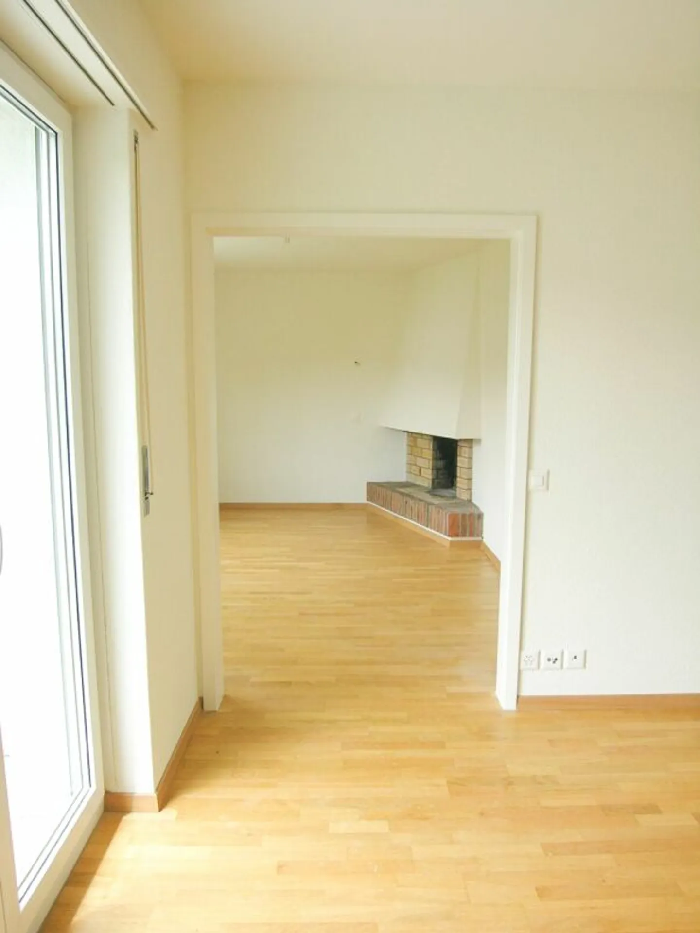 Appartement spacieux de 4 pièces dans un emplacement central - Photo 1 sur 10