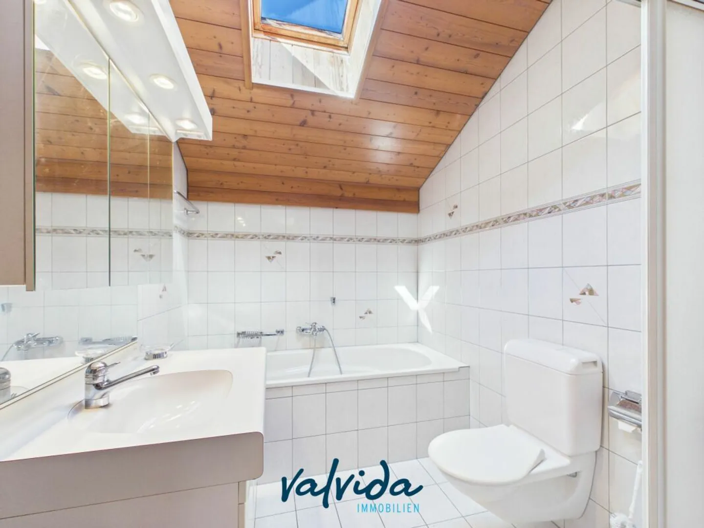 Maison bi-familiale conviviale avec potentiel d'aménagement à Staldenried - Photo 6 sur 13