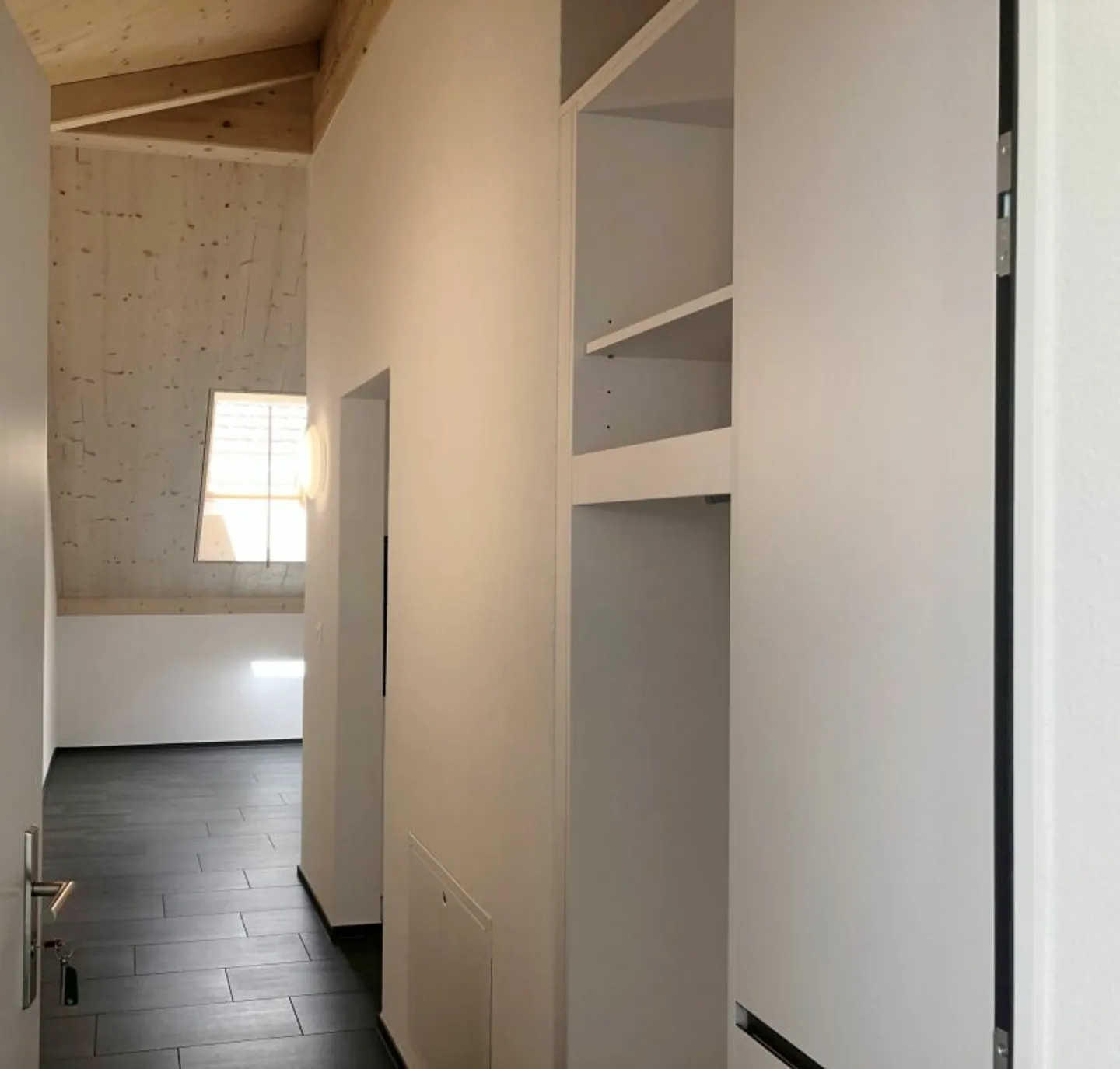 charming 2.5-room attic apartment - Photo 10 of 12