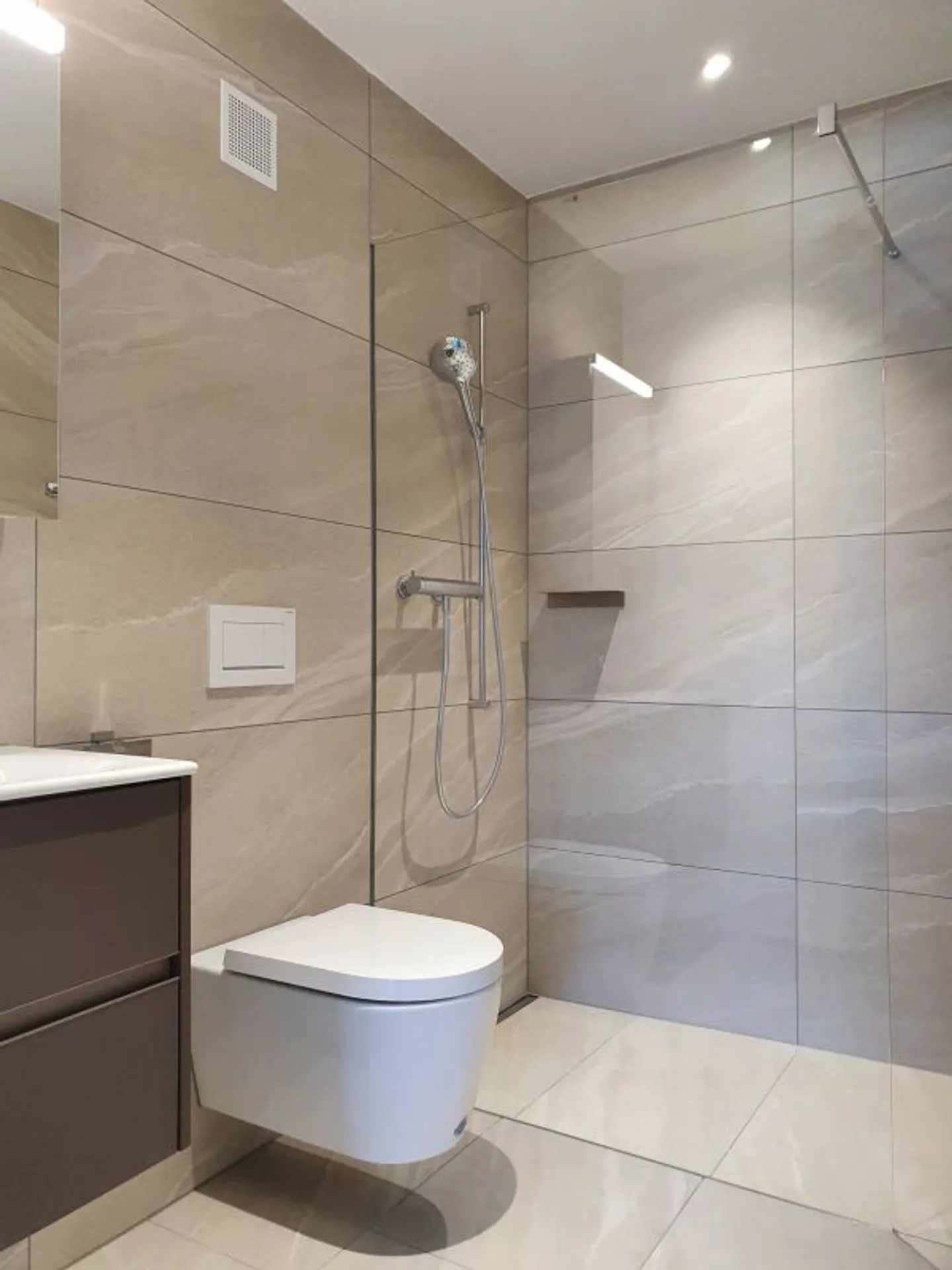 Appartamento luminoso e spazioso di 3,5 locali - Foto 6 di 11