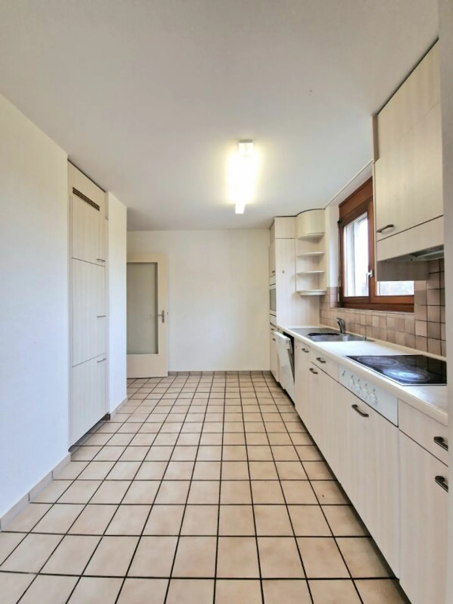 Grande bella appartamento duplex 4.5 con balcone in una posizione tranquilla a Solothurn - Foto 12 di 13
