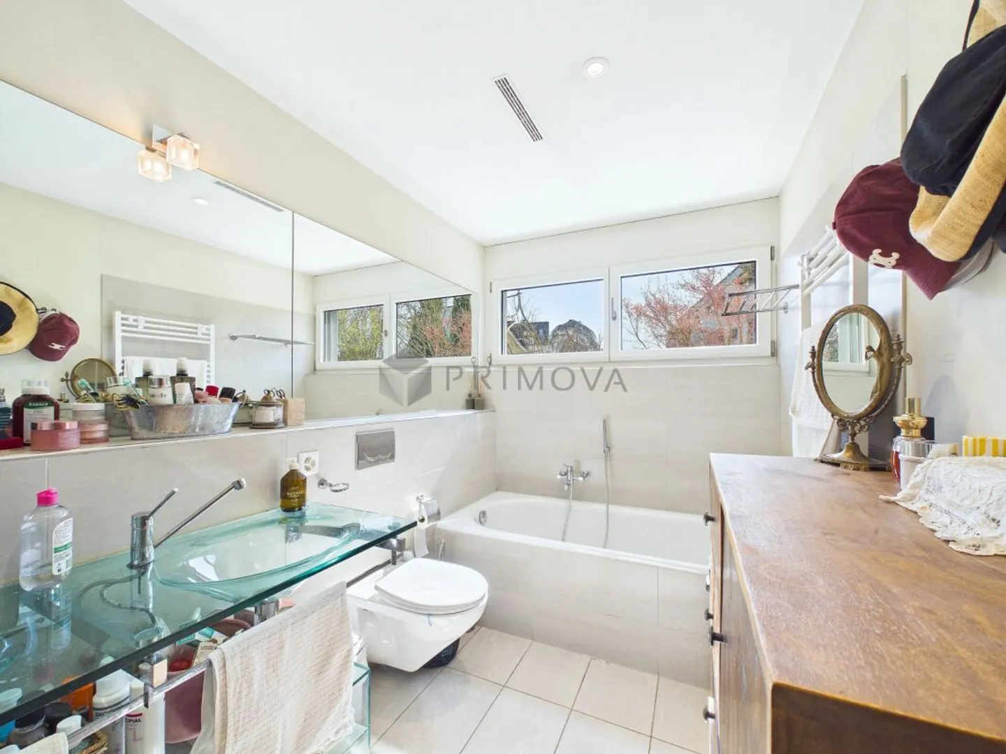 À Zollikon, une commune fiscalement avantageuse, un appartement de 5,5 pièces avec jardin cherche son nouveau propriétaire - Photo 10 sur 13