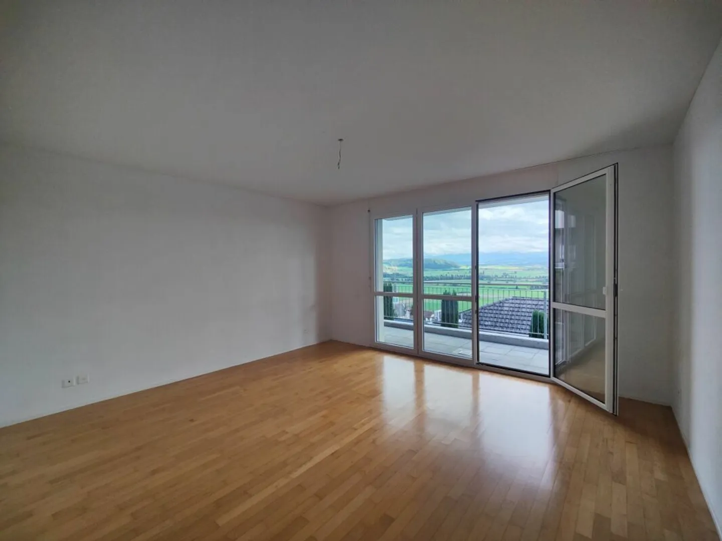 Exclusive terrace apartment with a view of nature and mountains - Photo 7 of 13