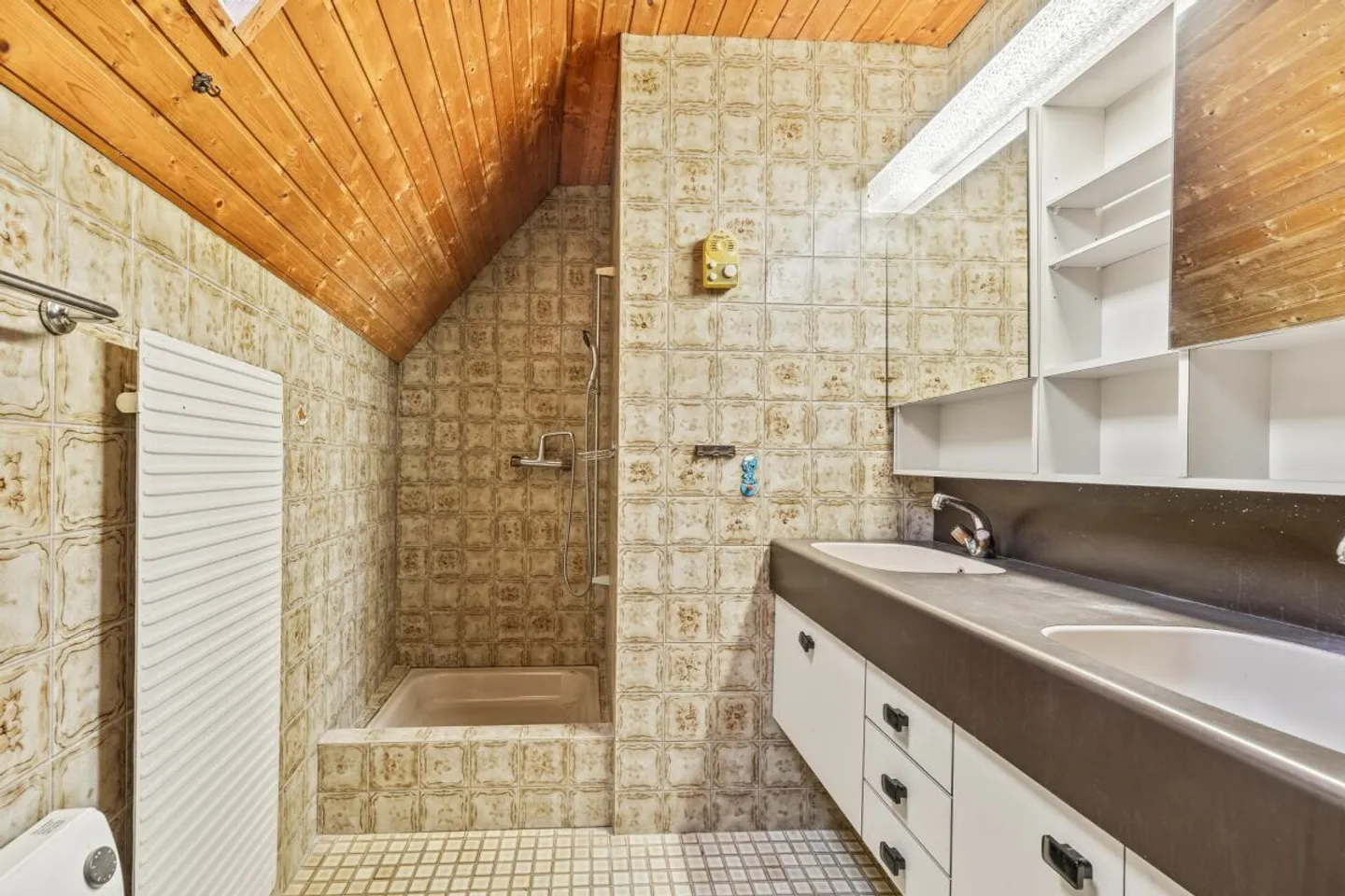 Affascinante casa unifamiliare con appartamento a Büren - Foto 13 di 13