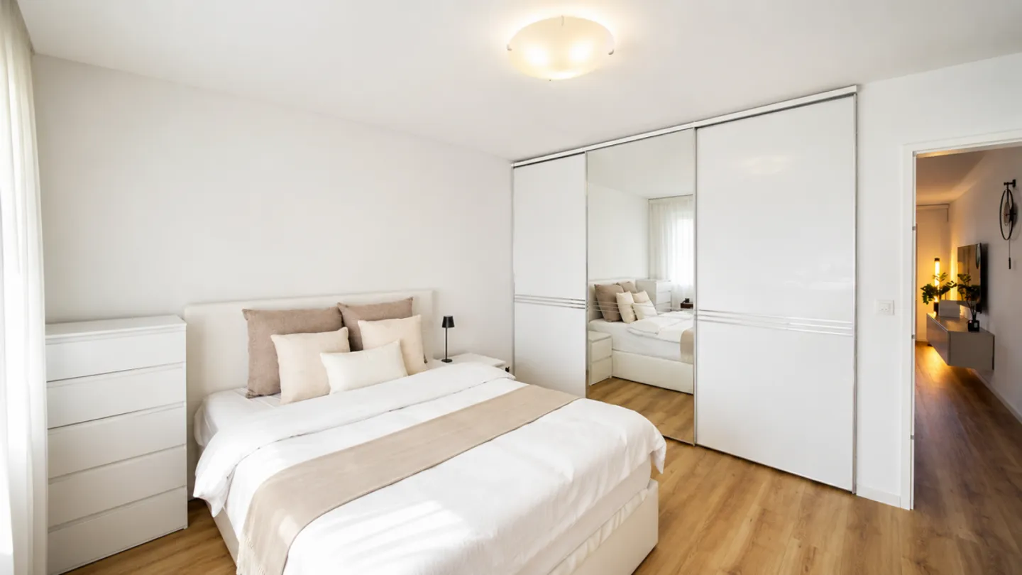 Wohnen zwischen See und Stadt - gepflegte 4.5-Zimmer-Wohnung nur wenige Schritte vom Greifensee entfernt - Photo 5 of 13
