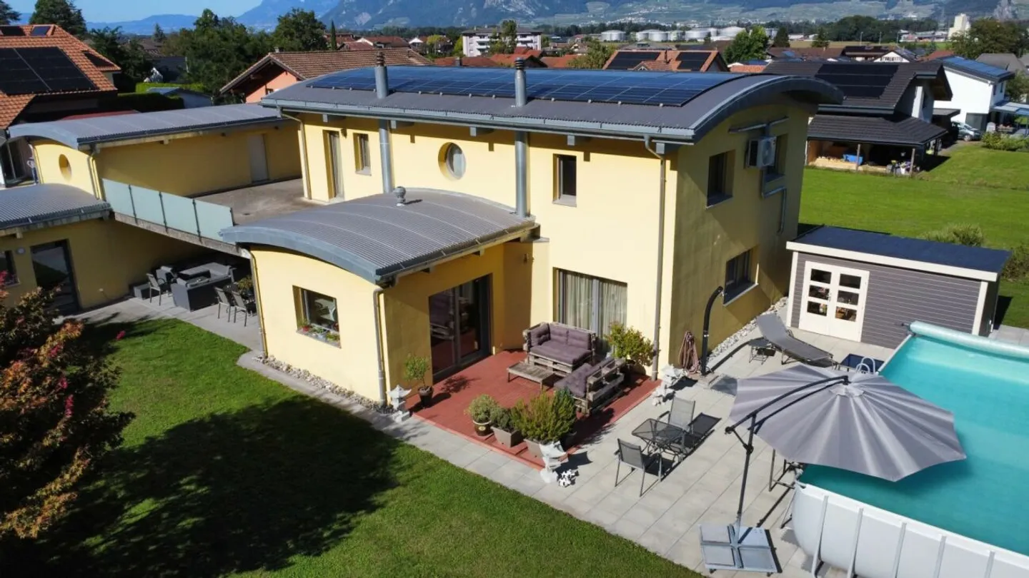 Detached house with habitable annex in Collombey - Photo 5 of 13