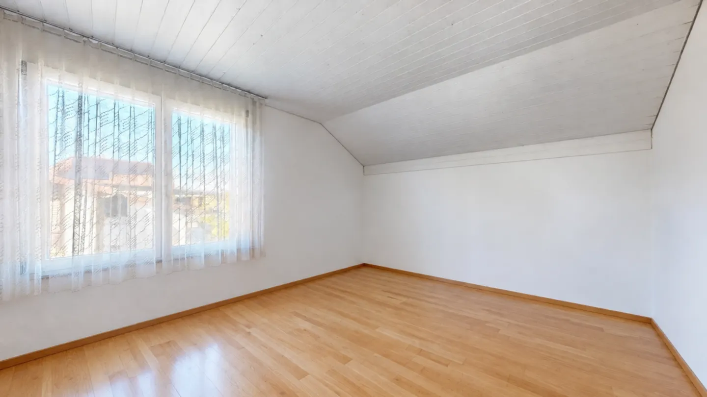 Grosszügiges freistehendes Haus - Foto 12 von 13