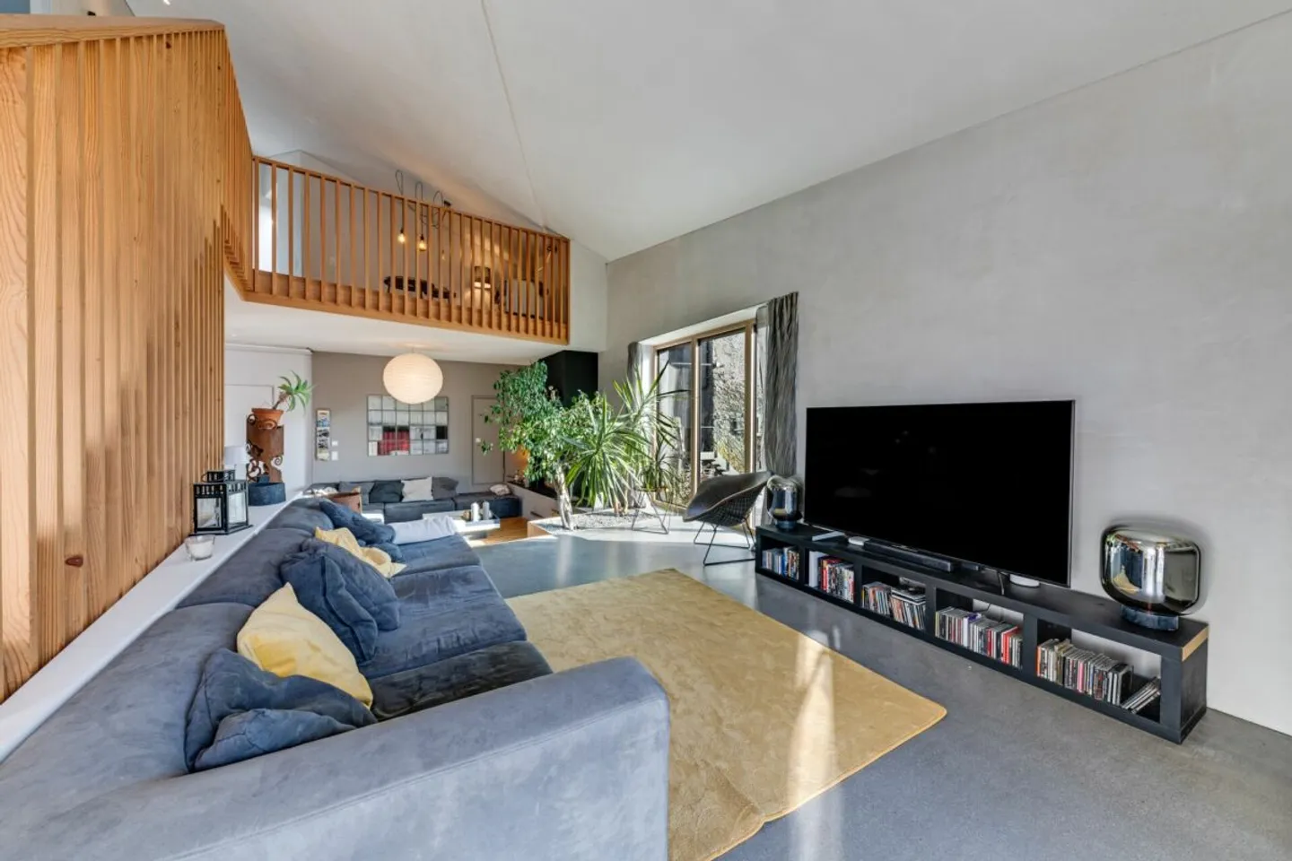 Wunderschöne Architektenvilla mit 5,5 Zimmern - Foto 9 von 13