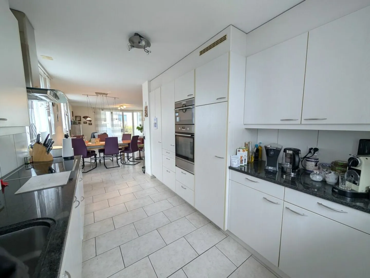 Family-friendly apartment in a well-maintained multi-family house Copy - Photo 4 of 11