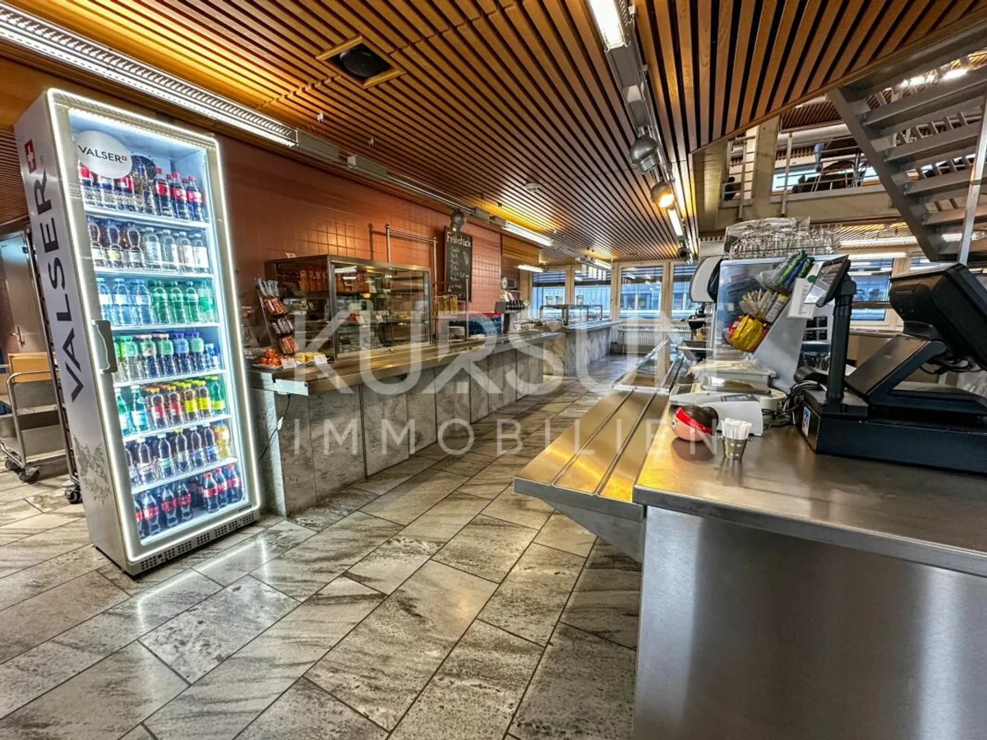 Lunch 5: Attività gastronomica di successo in una posizione premium urbana - Distretto 5 - Foto 2 di 13