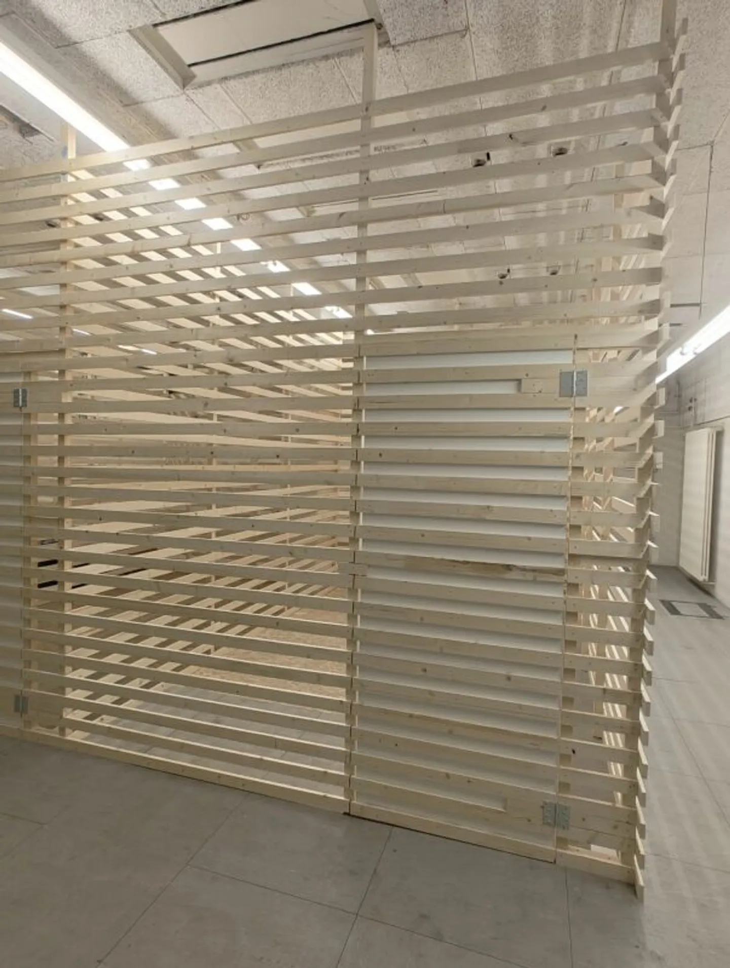Salles de stockage de différentes tailles (3m², 15m², 31m²) - Photo 8 sur 11