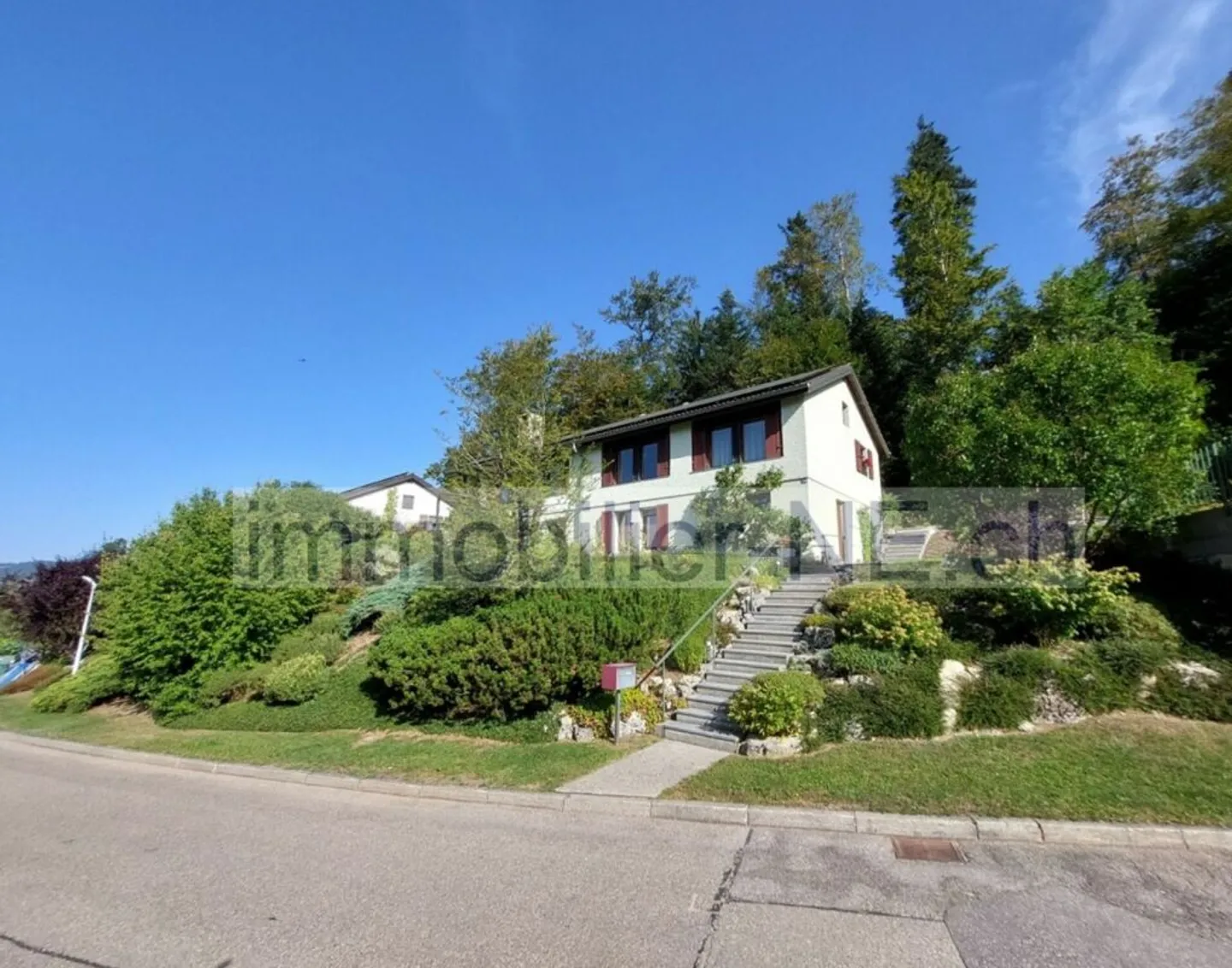 Beautiful individual villa near the forest - Photo 1 of 13