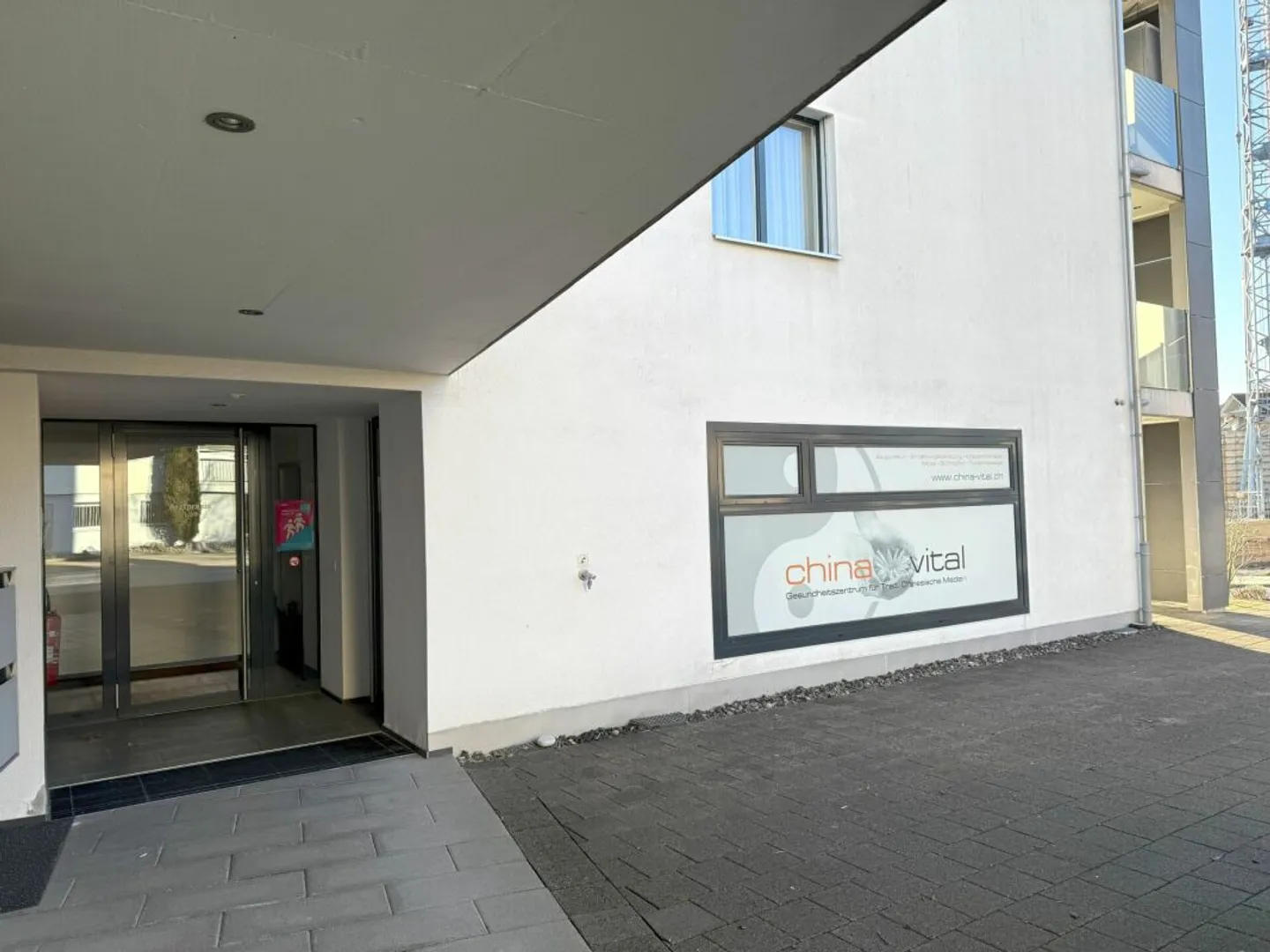 Locali di pratica e commerciali luminosi e ben arredati - Foto 4 di 13