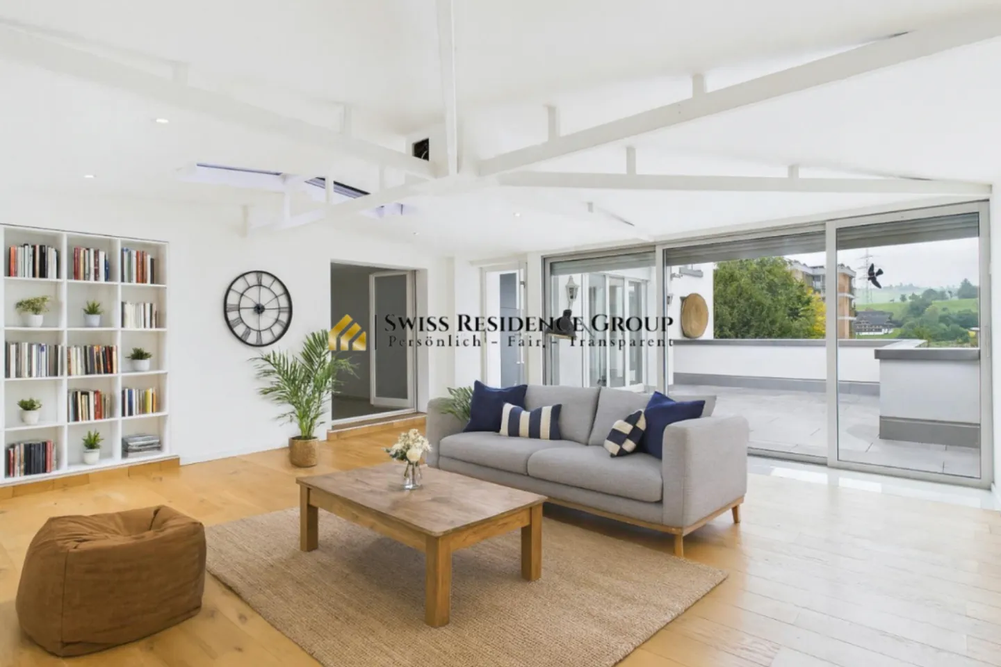 Elegante appartamento di 3.5 locali con cucina di design, pavimento in marmo &amp; due bagni - Foto 3 di 12