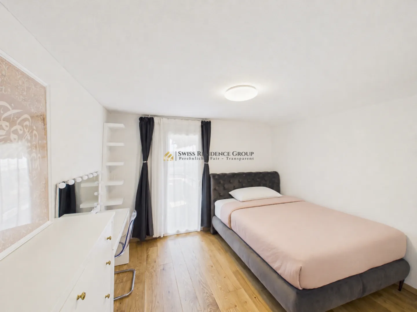 Wohnen mit Weitsicht: 7.5-Zimmer Einfamilienhaus mit Pool und grossem Garten - Photo 10 of 13
