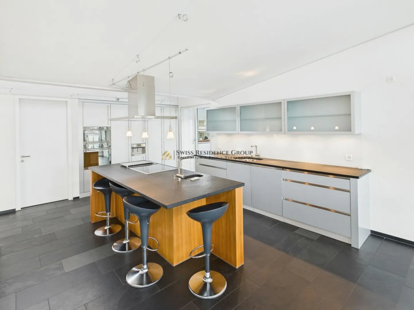 Elegante 5.5-Zimmer-Penthousewohnung mit Liftzugang, Cheminée &amp; grosser Terrasse - Foto 9 di 13