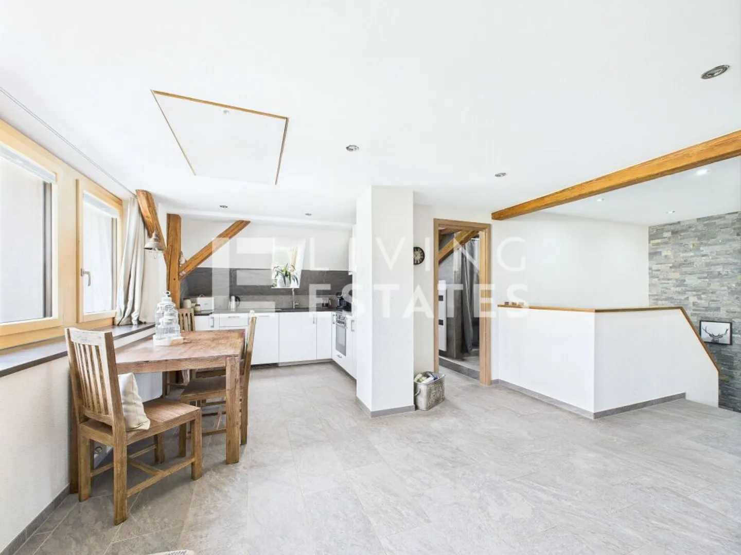 UNA CASA CON TRE APPARTAMENTI - DA INNAMORARSI - Foto 1 di 13