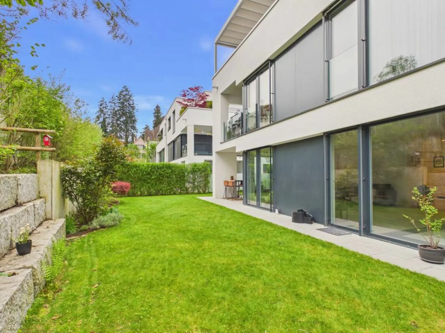 Stylé, lumineux et spacieux pour votre confort - Photo 9 sur 12