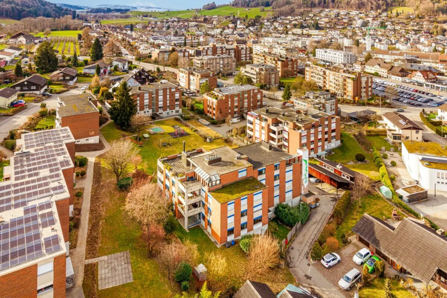 Appartamento 4.5 stanze ristrutturato con stile in una zona residenziale tranquilla di Uzwil - Foto 11 di 11