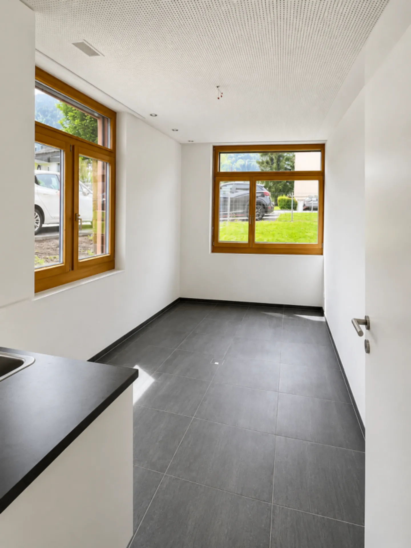 Espace commercial polyvalent dans un emplacement central à Reichenburg - Photo 4 sur 10